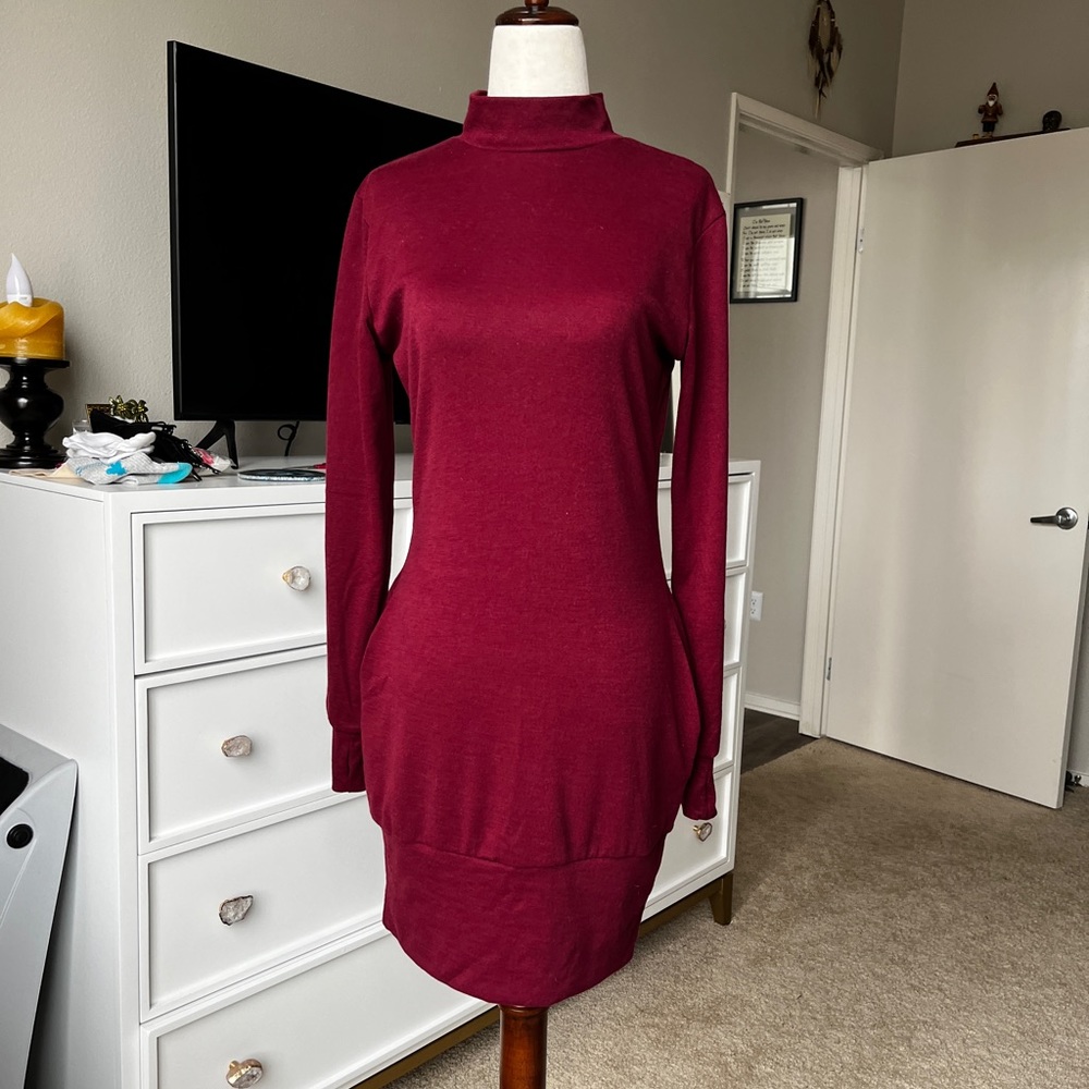 MUST GO: NWT Burgundy Suvotimo Mock Turtleneck Bodycon Mini Dress